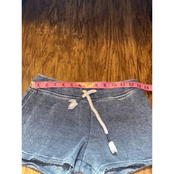 I Heart Hot guys shorts size small I love hot guys graphic shorts womens raw hem - Picture 3 of 7